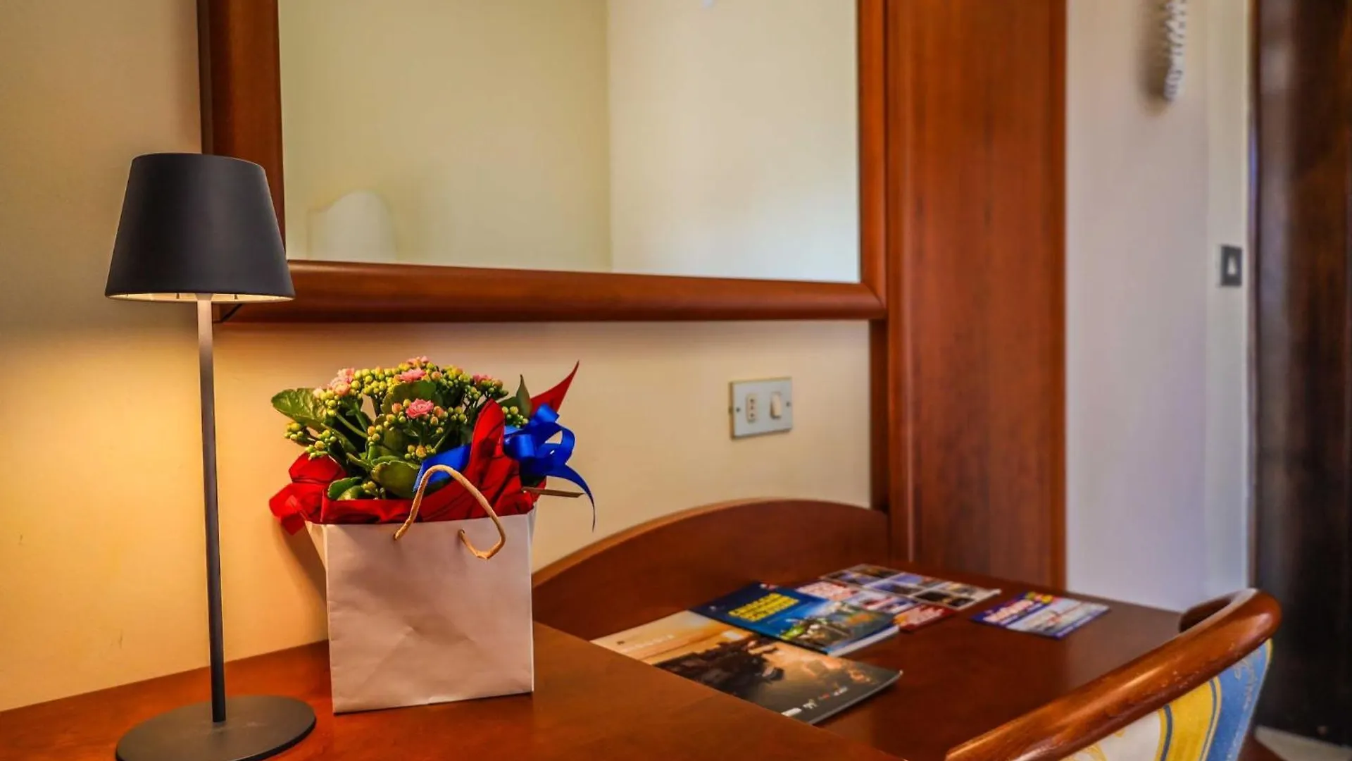 Easy Hotel Meryon Sottomarina 3*,  Italien