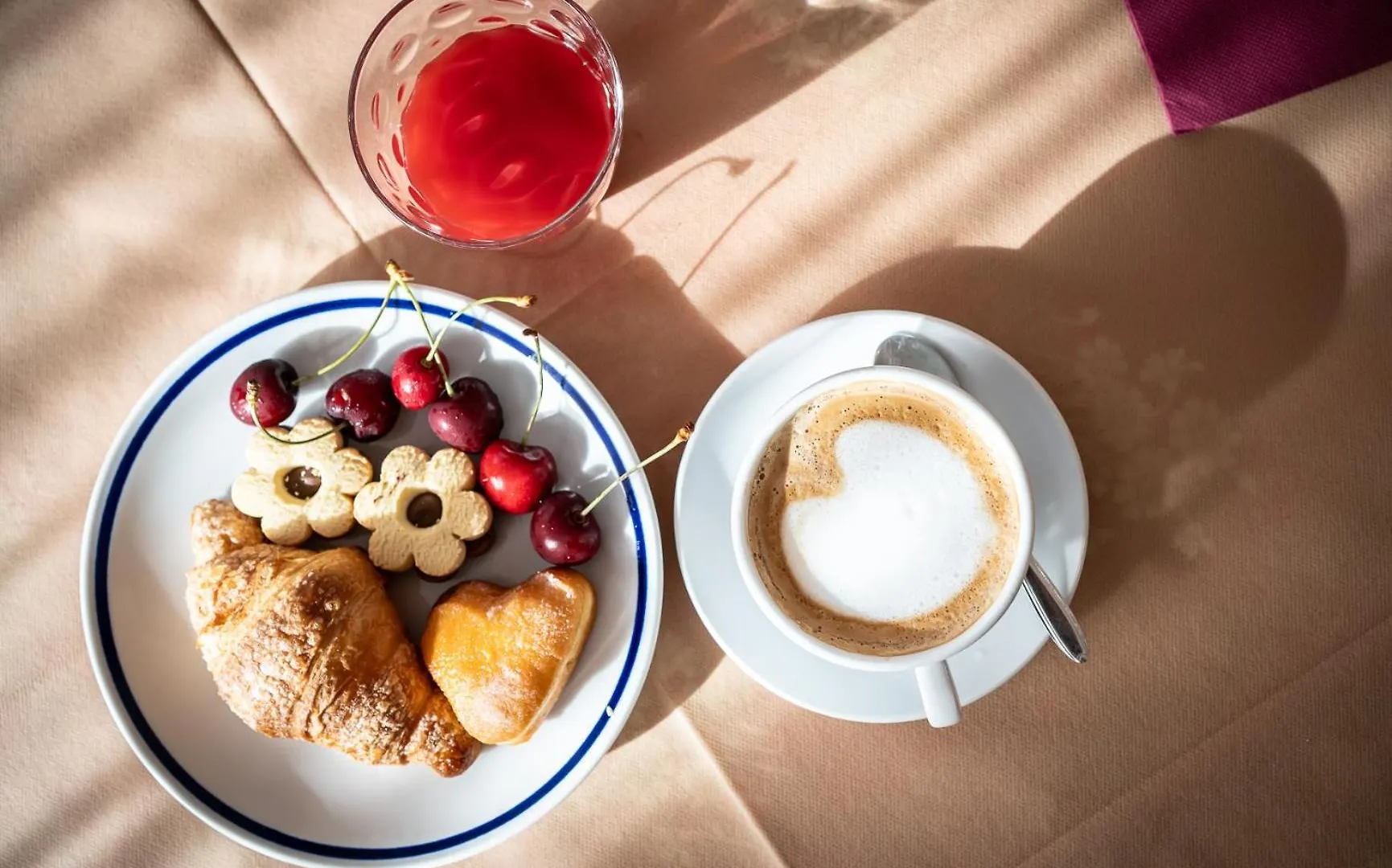 Easy Hotel Meryon Sottomarina 3*,  Italien