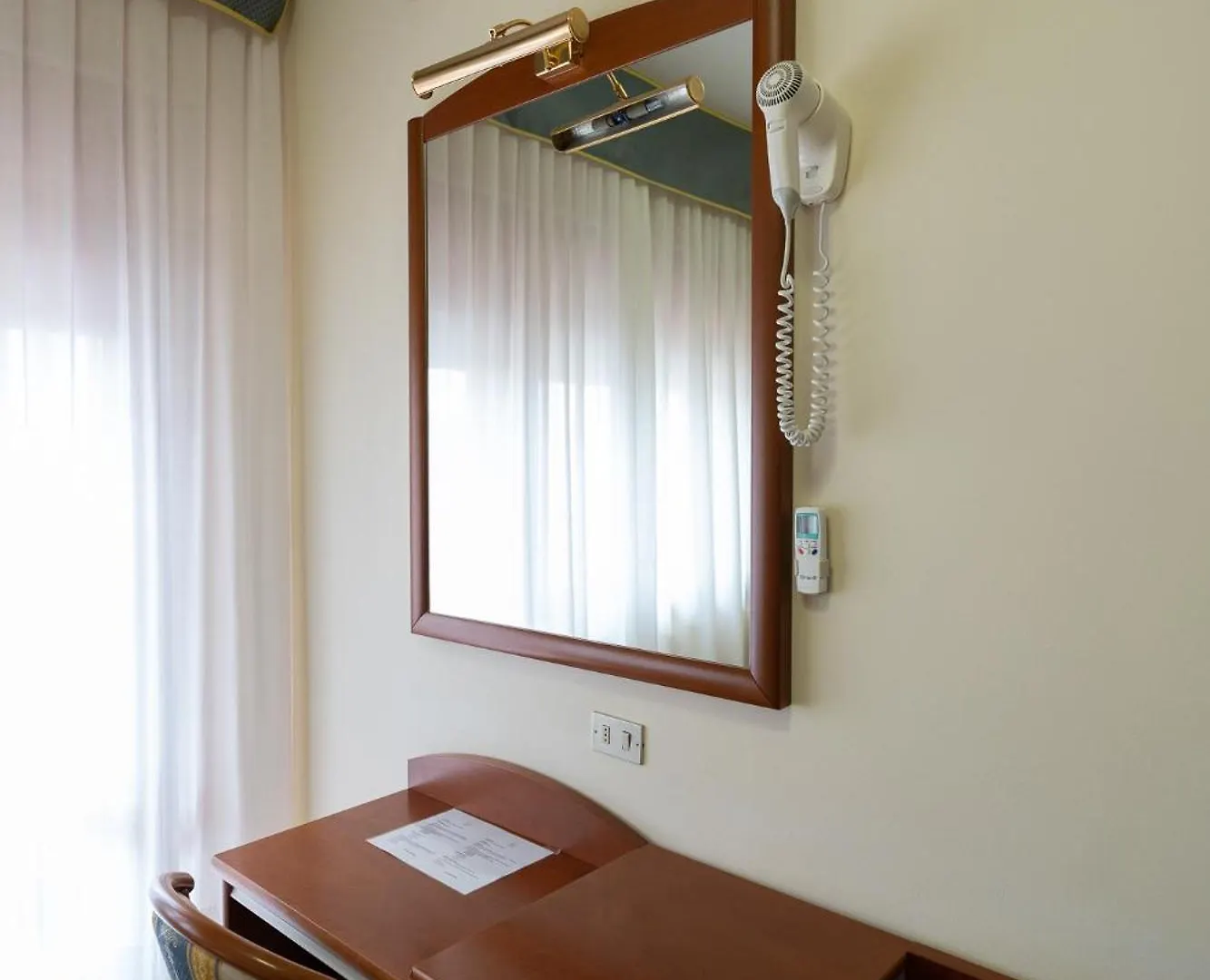 Easy Hotel Meryon Sottomarina 3*,
