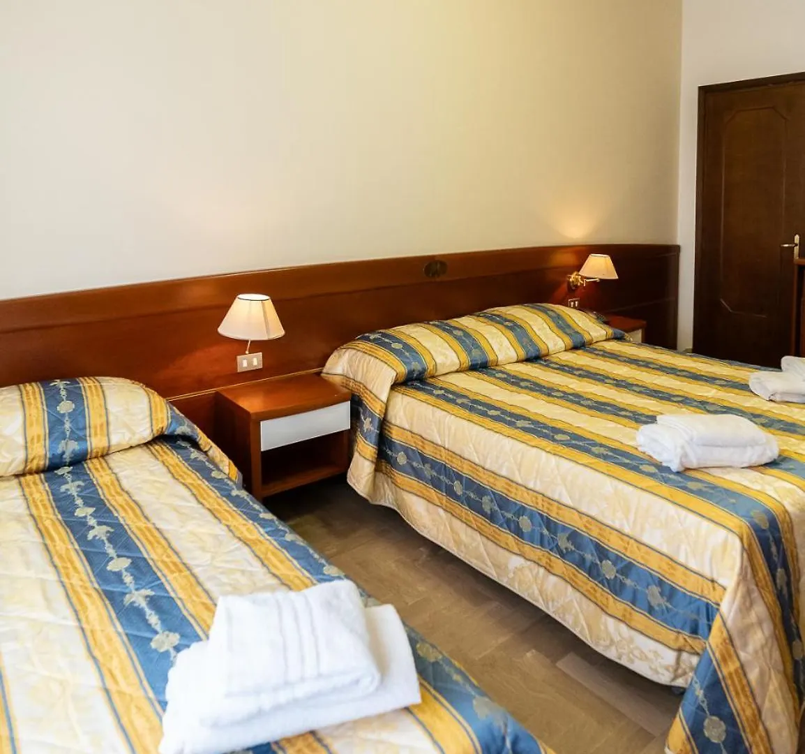 Easy Hotel Meryon Sottomarina Italien